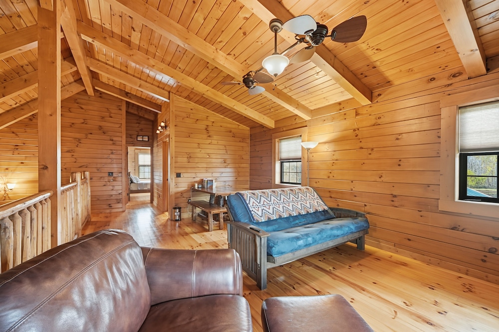 Sprinkle Bottom Lodge 5 Bedroom Cabin