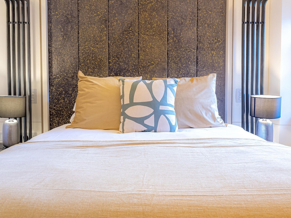 Discover The Underworld Five Bedroom by Belvilla
