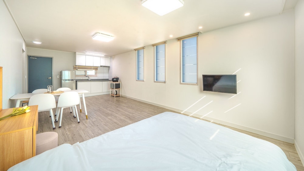 Gyeongju Gampo Laviangrose Pool Villa