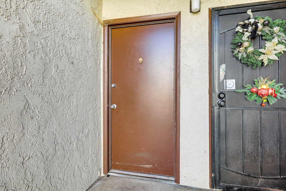 2 Mi to Beaches: Condo w/ Patio in Port Hueneme!