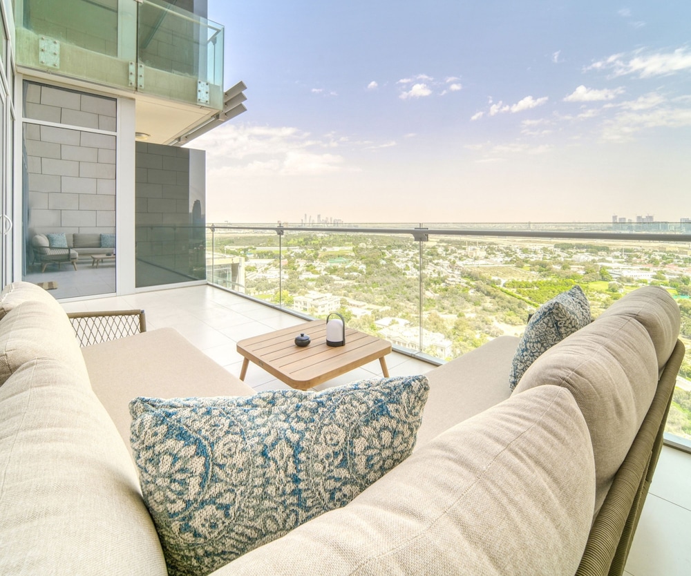 Luxe and Modern Duplex in Difc