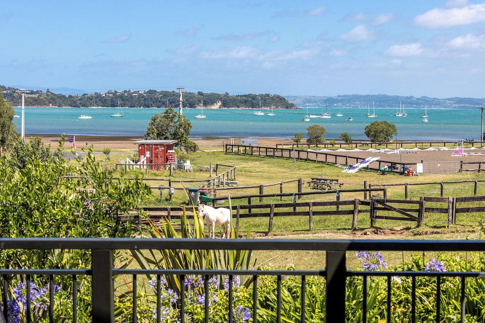 Tikirau Bay Views in Oneroa