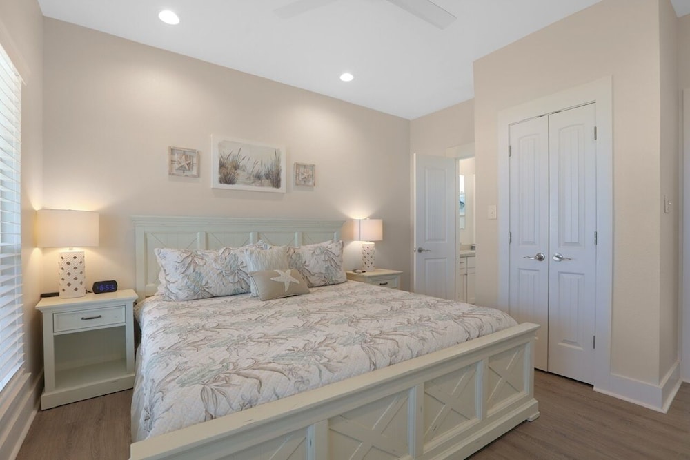 Dark Side Of The Dune 4 Bedroom Home by RedAwning view 2