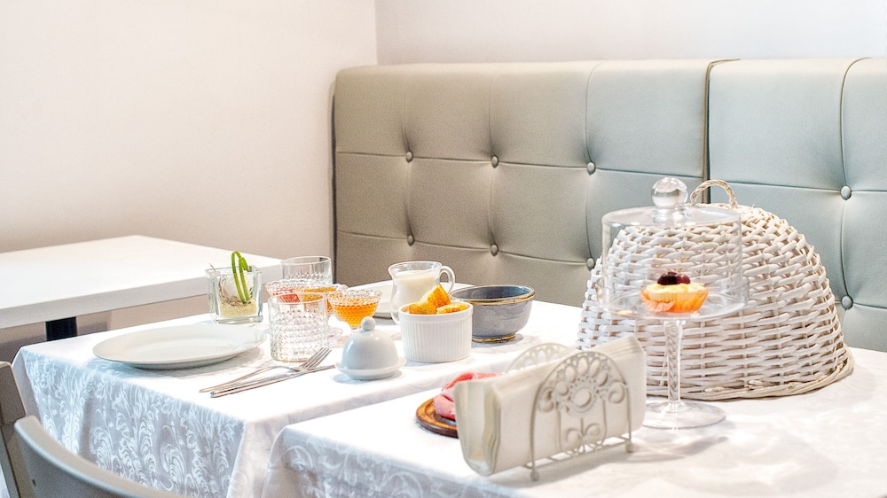 La Piazzetta Rooms