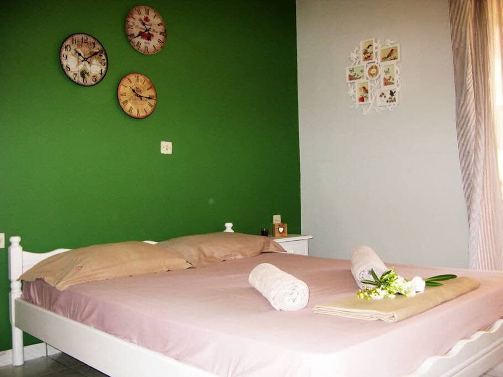 Kalamata s Handmade Apartment