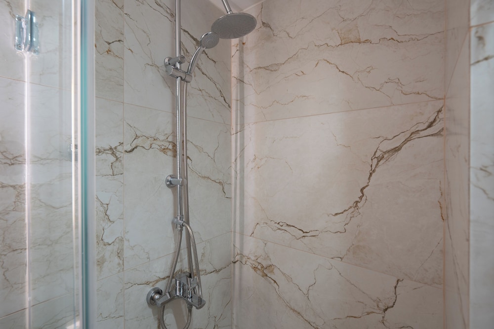 Luxury Comfort in Pagrati - 5 min to Varnava Square
