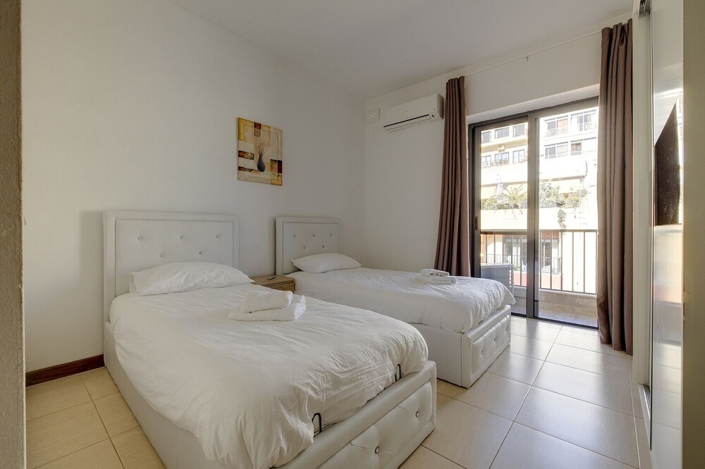 Modern 3BR Apartment in the Centre of Sliema view 5
