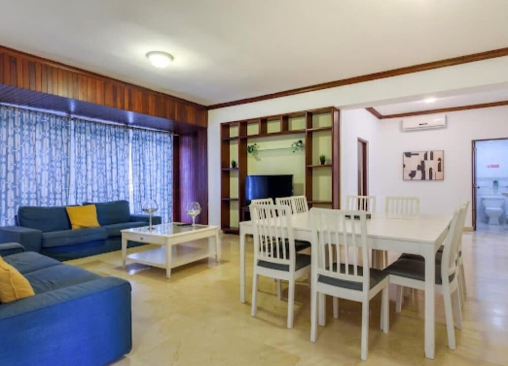 Apartment in Piantini Sleeps 12