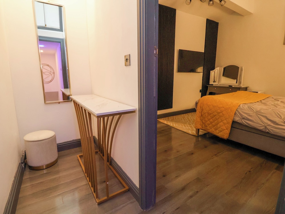 The Cloud Apartment 1