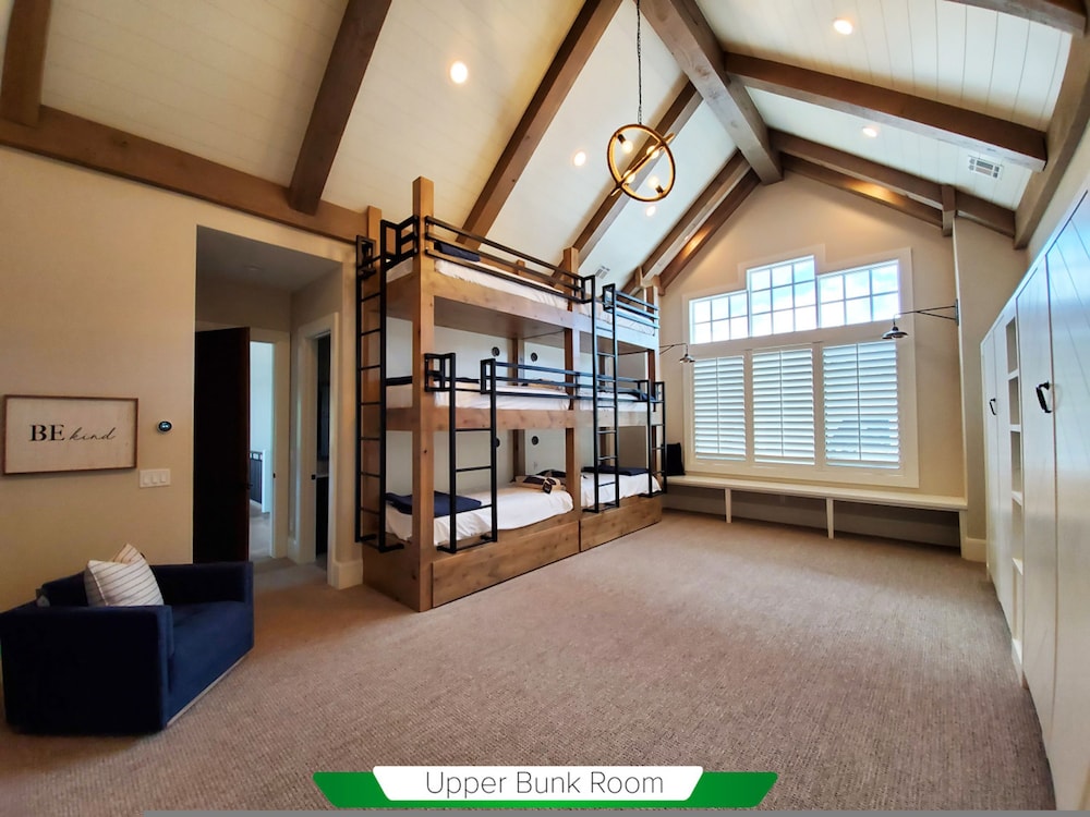 Glenn Haven Luxury Large Group Getaway Sleeps 60