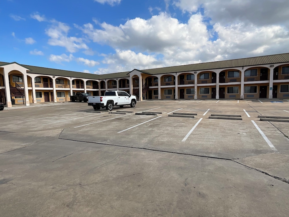 Executive inn & Suites