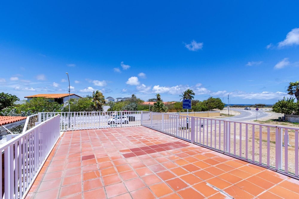 Villa Allegra Family Vacation Home w Pool BBQ