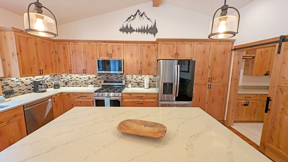 56593 Celestial Dr 4 Bedroom Home
