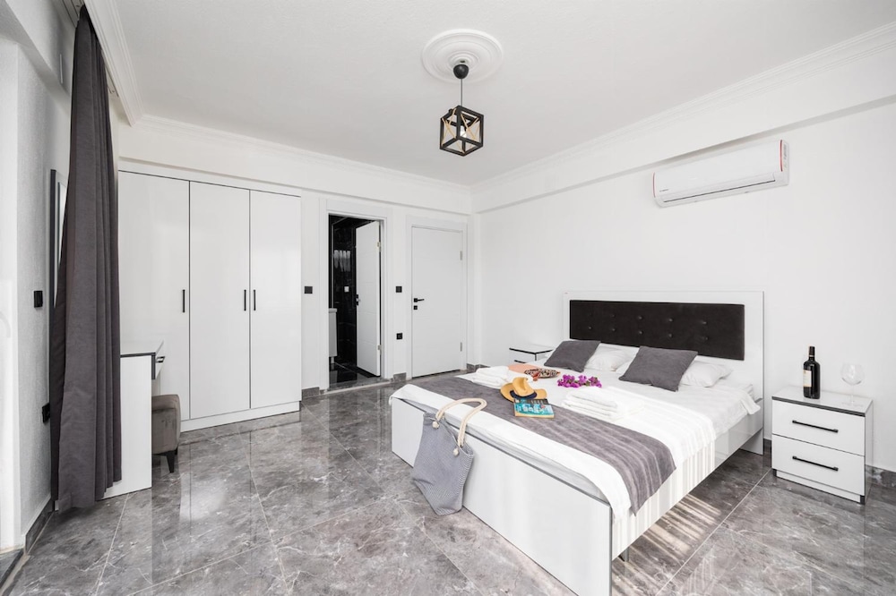 Villa Grand Yasar 1 With 4 Bedrooms and 4 Bathrooms