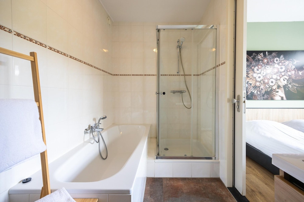 Villa in Andijk With Hot Tub and Garden