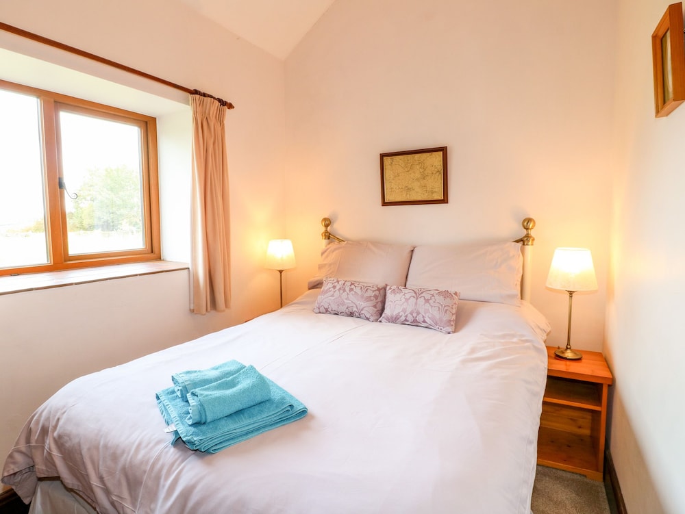 Manifold Cottage view 2
