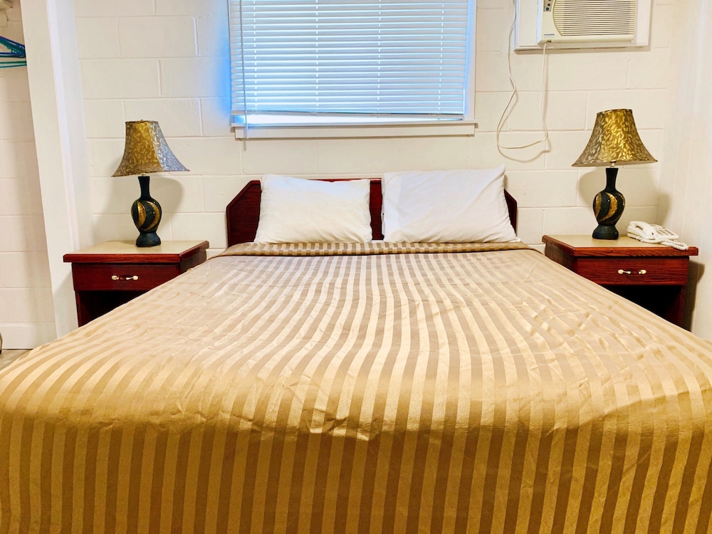 Travelers Motel