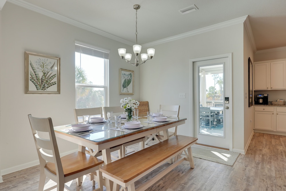 Steps to Shore: Windmark Beach Retreat w/ Balcony!