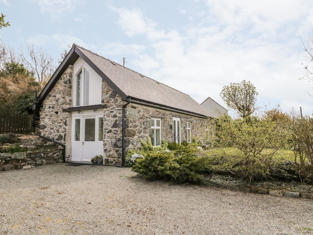 Caernarfon Vacations - Beudy Hywel - Property Image 1
