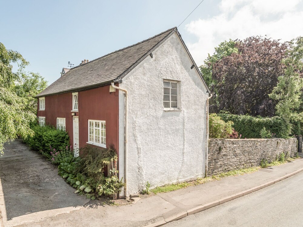 The Old Schoolhouse and Cottage