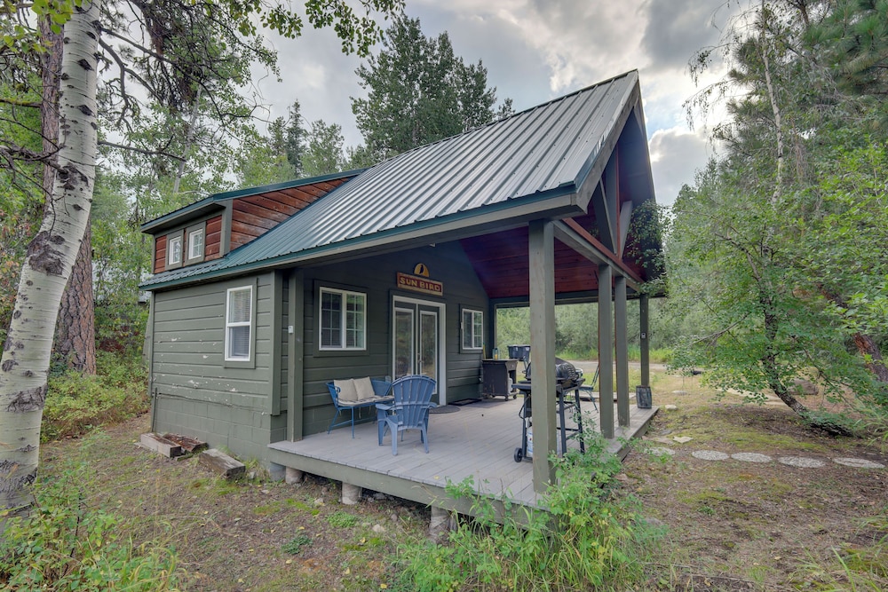 Ski, Hike, Relax By Water: Rustic Mccall Tiny Home