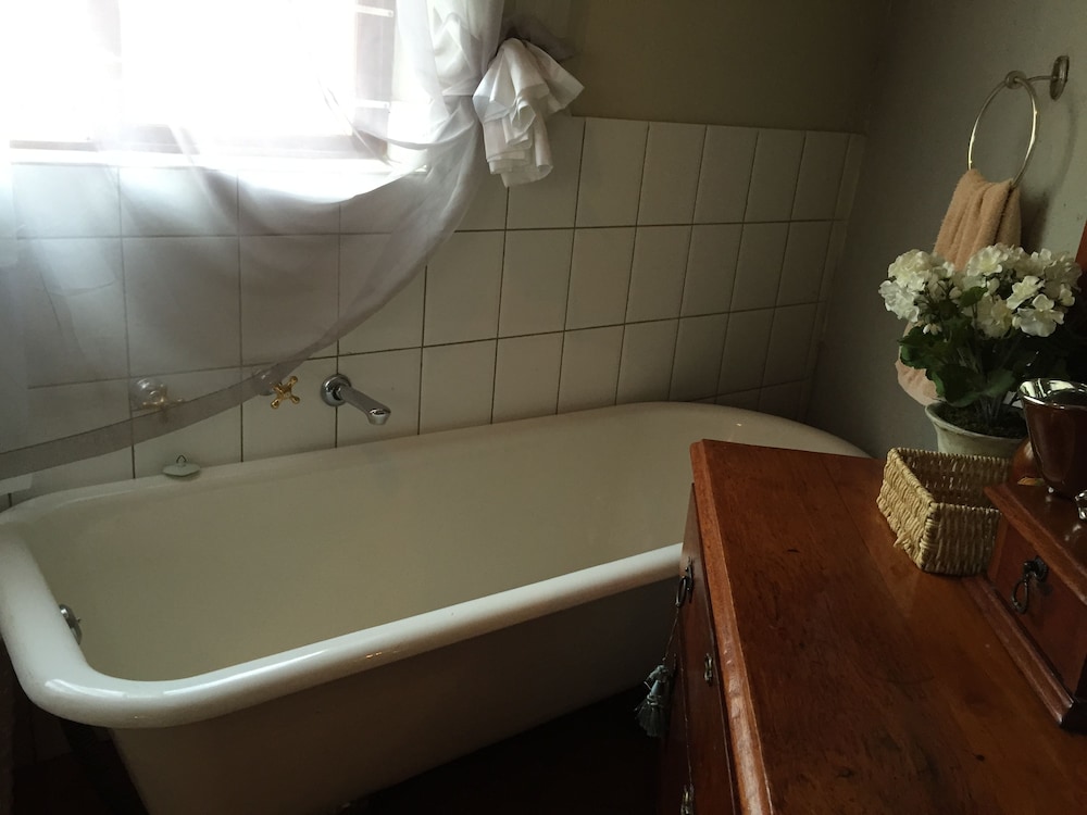 Waterhouse Guest Lodges 295 Indus Street