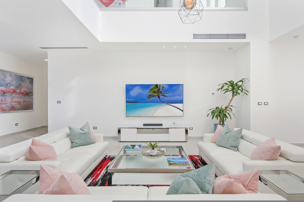 Brand New All-inclusive Villa in Cap Cana With Pool Jacuzzi Chef Butler Maid Golf Cart