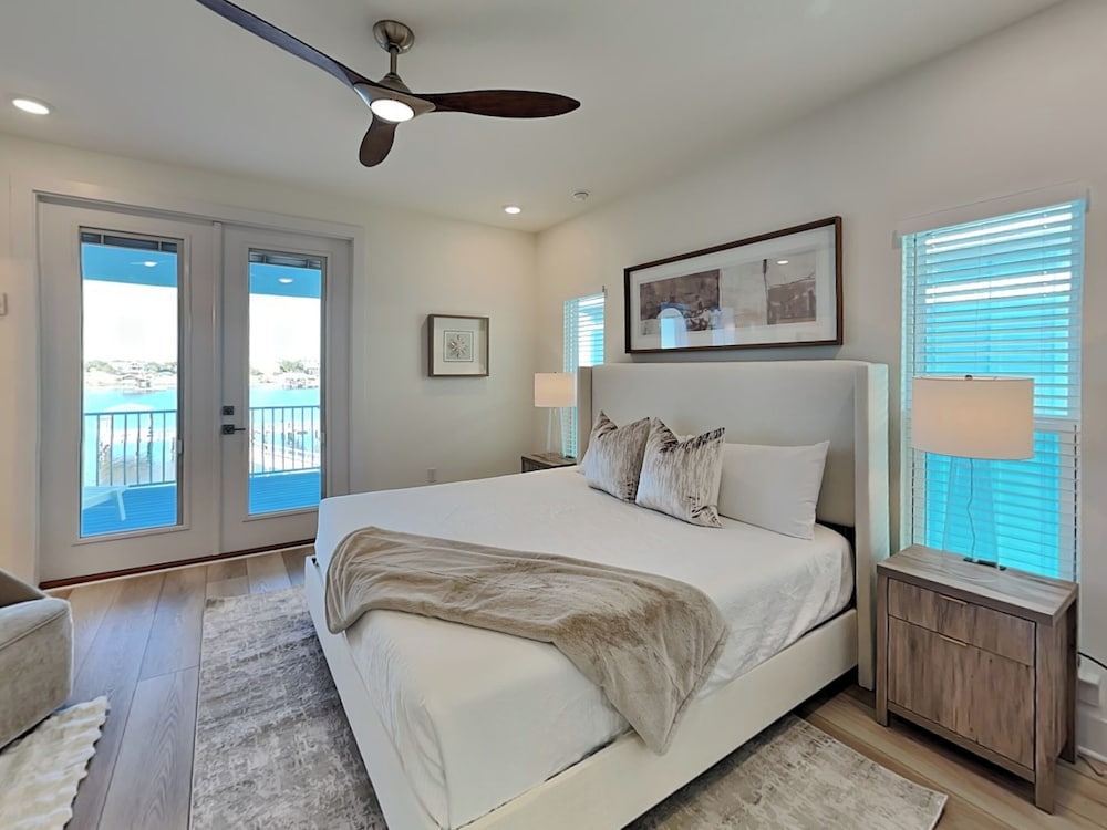 Yacht Harbor House by Southern Vacation Rentals