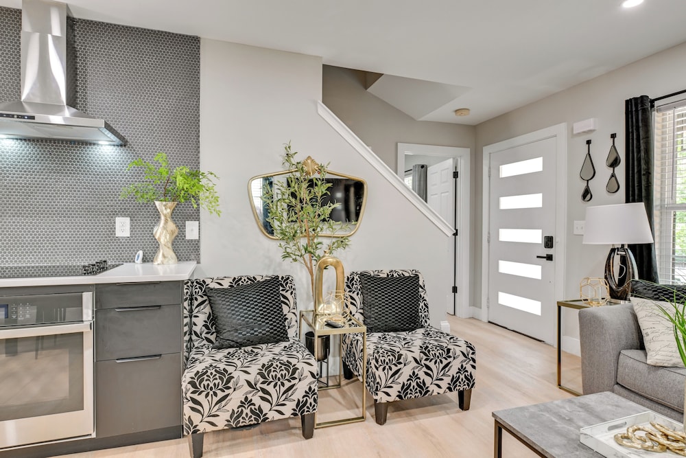 2 Mi to Uptown Charlotte: Family Home w/ Game Room