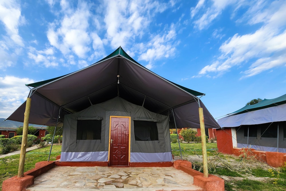 Endeem Mara Resort