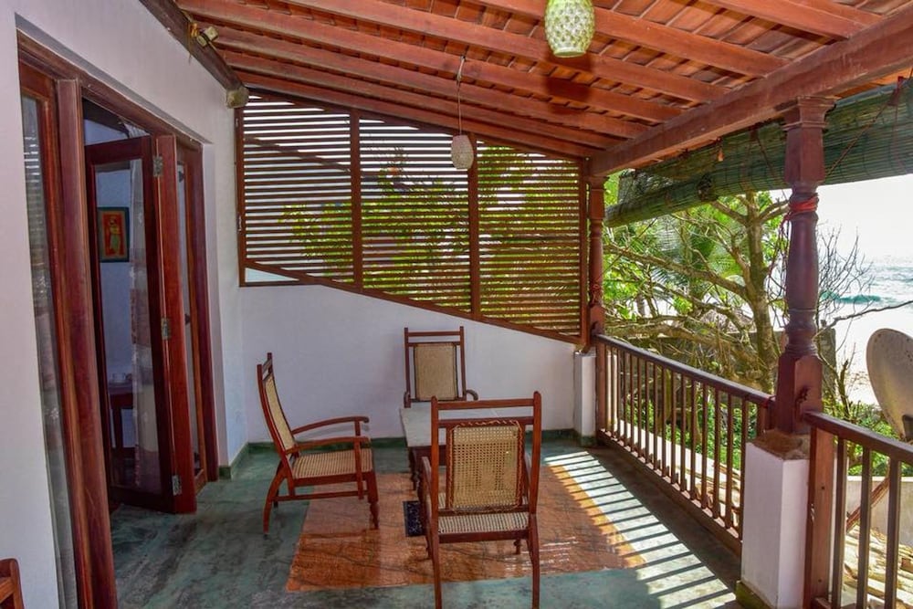 villa ocean sunset
