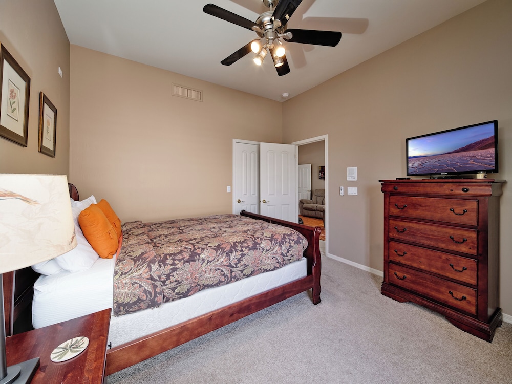 Valley View Villa - Private Pool - Hidden Bedroom
