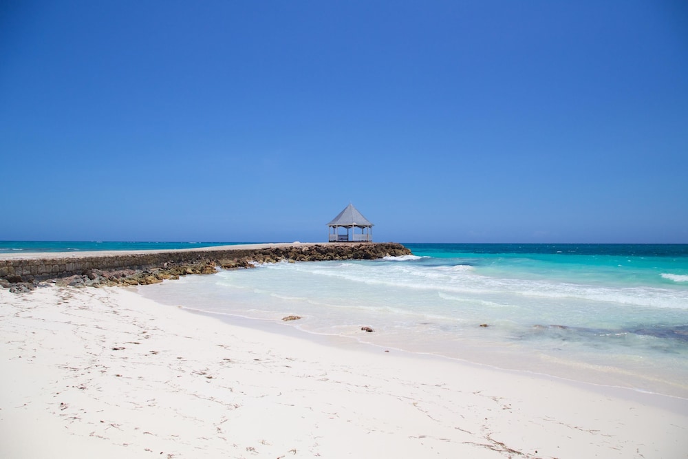 Windjammer, 4BR by Jamaican Treasures