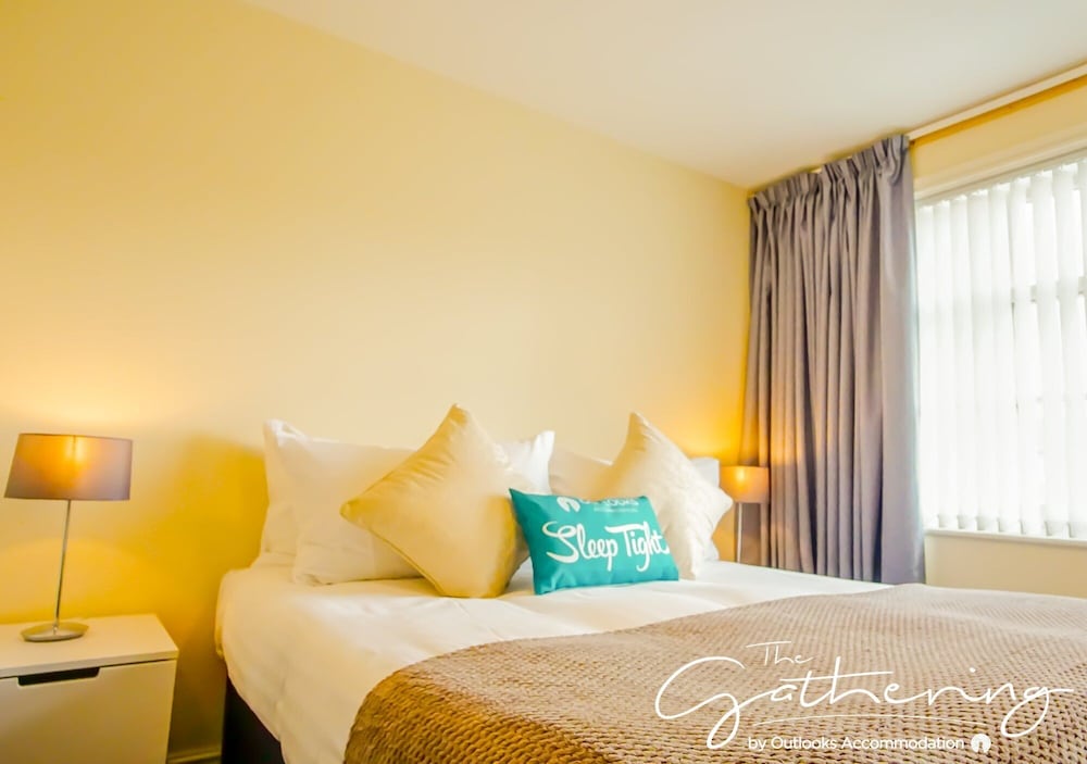 The Gathering Chester 1 Sleeps 14 Very Close to City Centre Racecourse Within Walls view 5