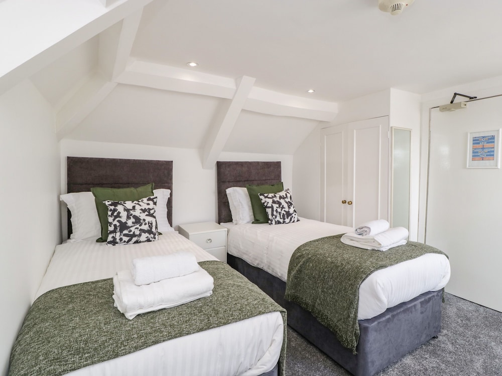 Alcombe House