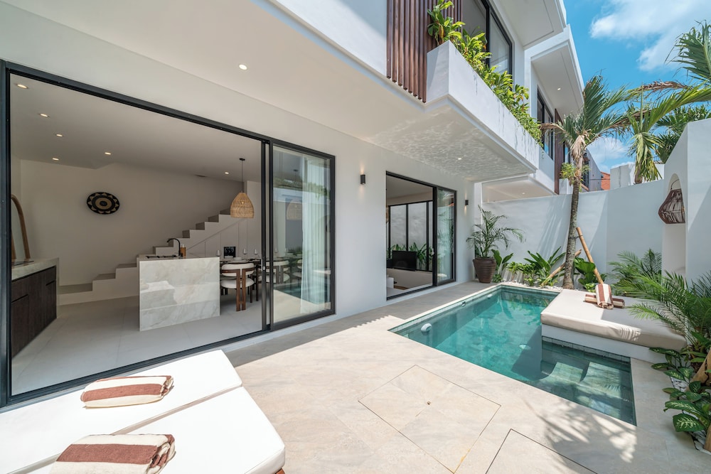 Nova Oasis 1