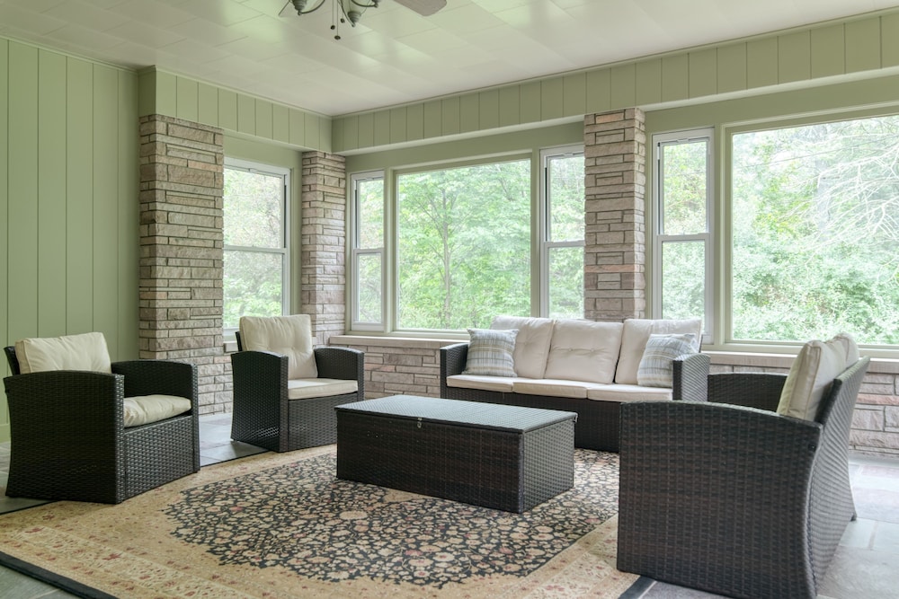 Game Farm Villa by Avantstay 10bdr Private Pond Spa Pool Family-friendly