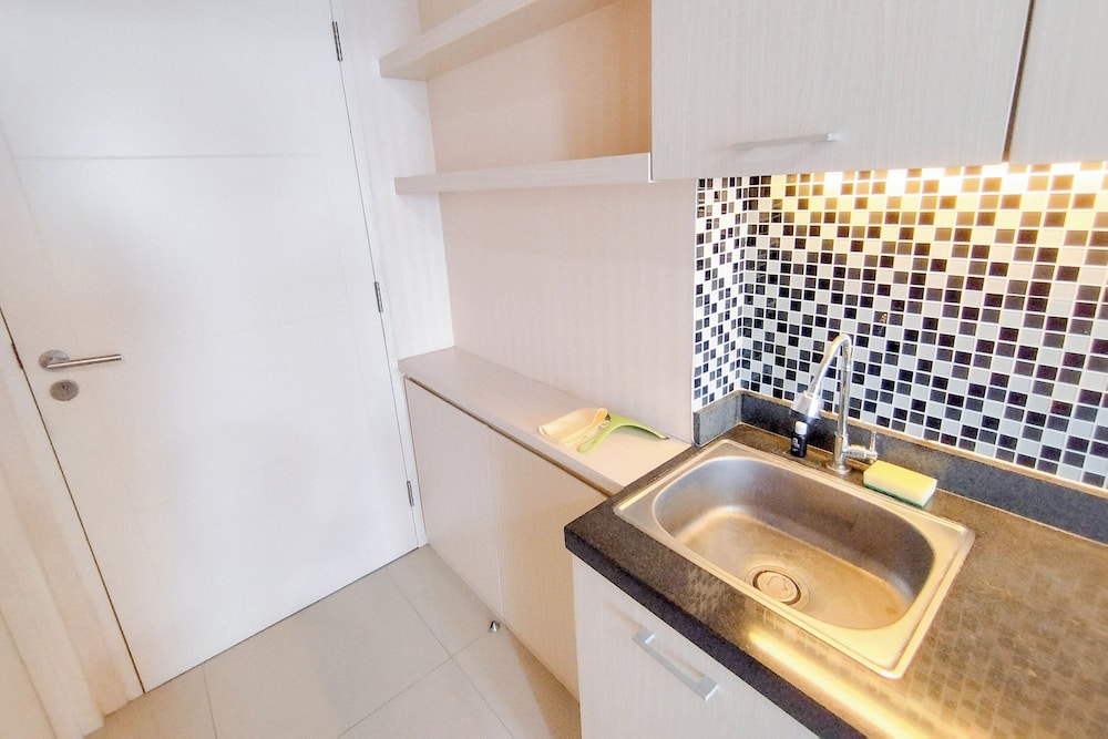 Studio Minimalist Connect to Pakuwon Mall at Tanglin Supermall Mansion Apartment