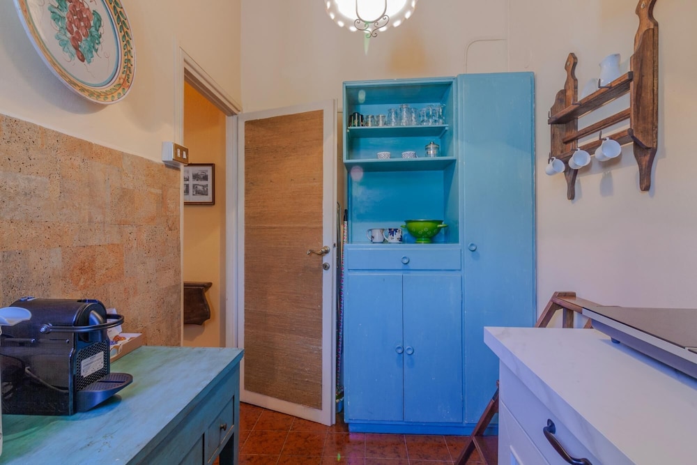 Gothic Apartments by Wonderful Italy - 1st-floor Studio 2 view 5