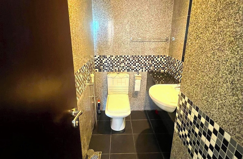 Modern & Cozy 1-BR in Business Bay