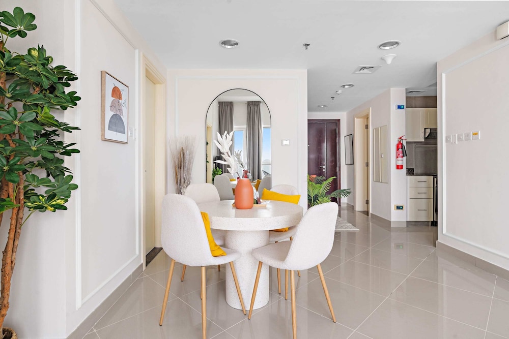 Silkhaus Modern Pad With Pool Gym Near Reem Park