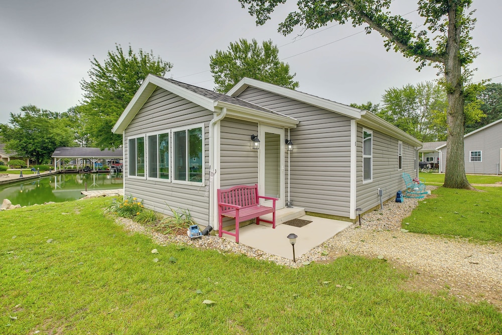 Grand Lake Cabin w/ Private Dock in St Marys!