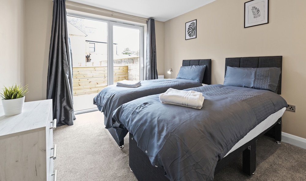 Brand New Unique 2 Bedroom Apartment view 2