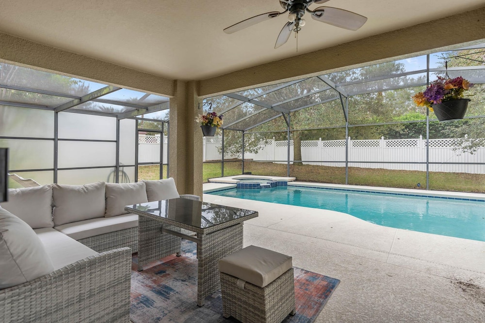 Legacy Park Villa 5BR Pool Near Disney