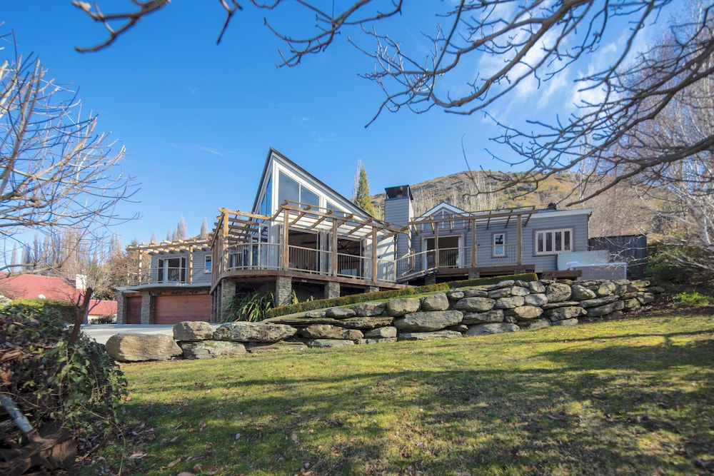Pinnacle Villa