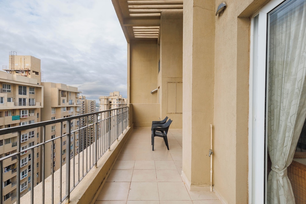 Skyline Haven by Red Olive4bhk30mins Airport