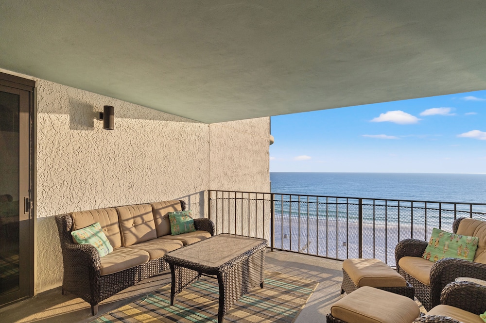 Watercrest Waves! Beachfront 2br/2ba Condo, Sleeps 8, Stunning Gulf Views!