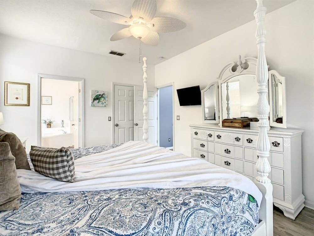 Elegant Emerald Island Getaway Pool, Spa & Games Close To Disney! 7 Bedroom Villa