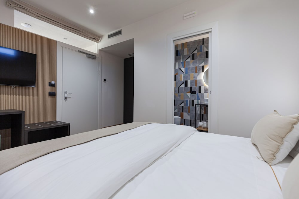 RH Lifestyle Rooms & Suites