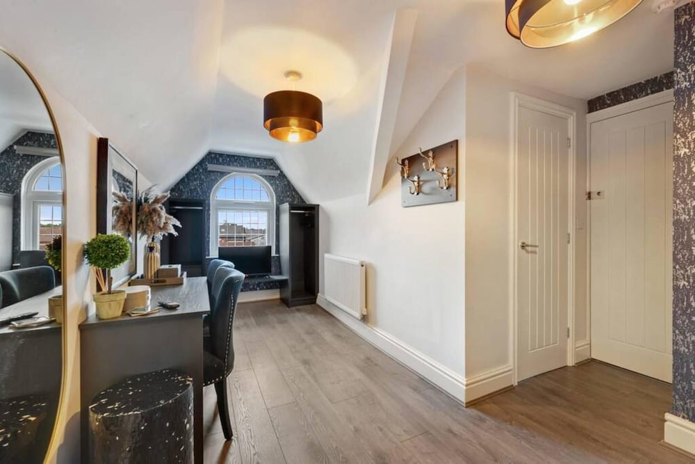 Host Apartments The Kensington Townhouse